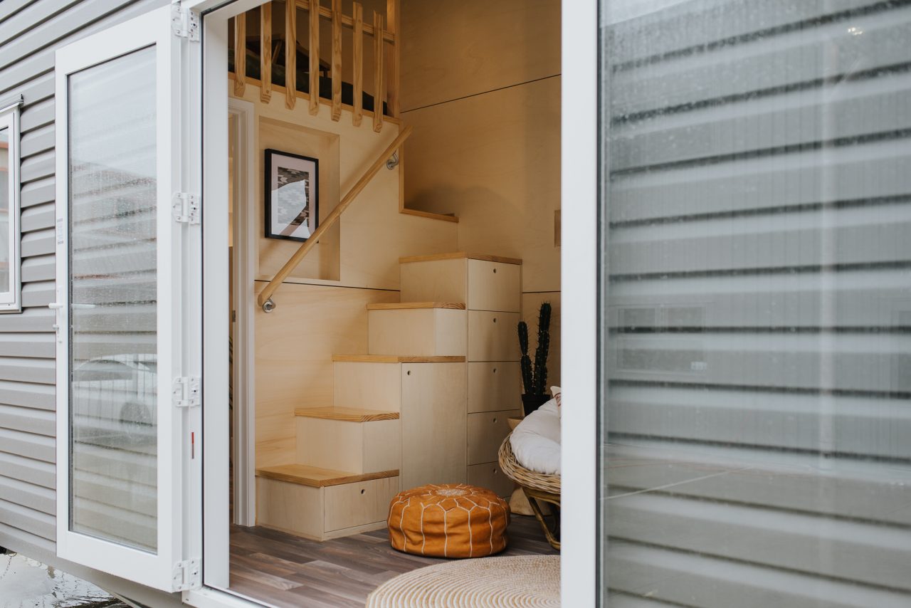 Kahurangi Koinga Tiny House - Front door