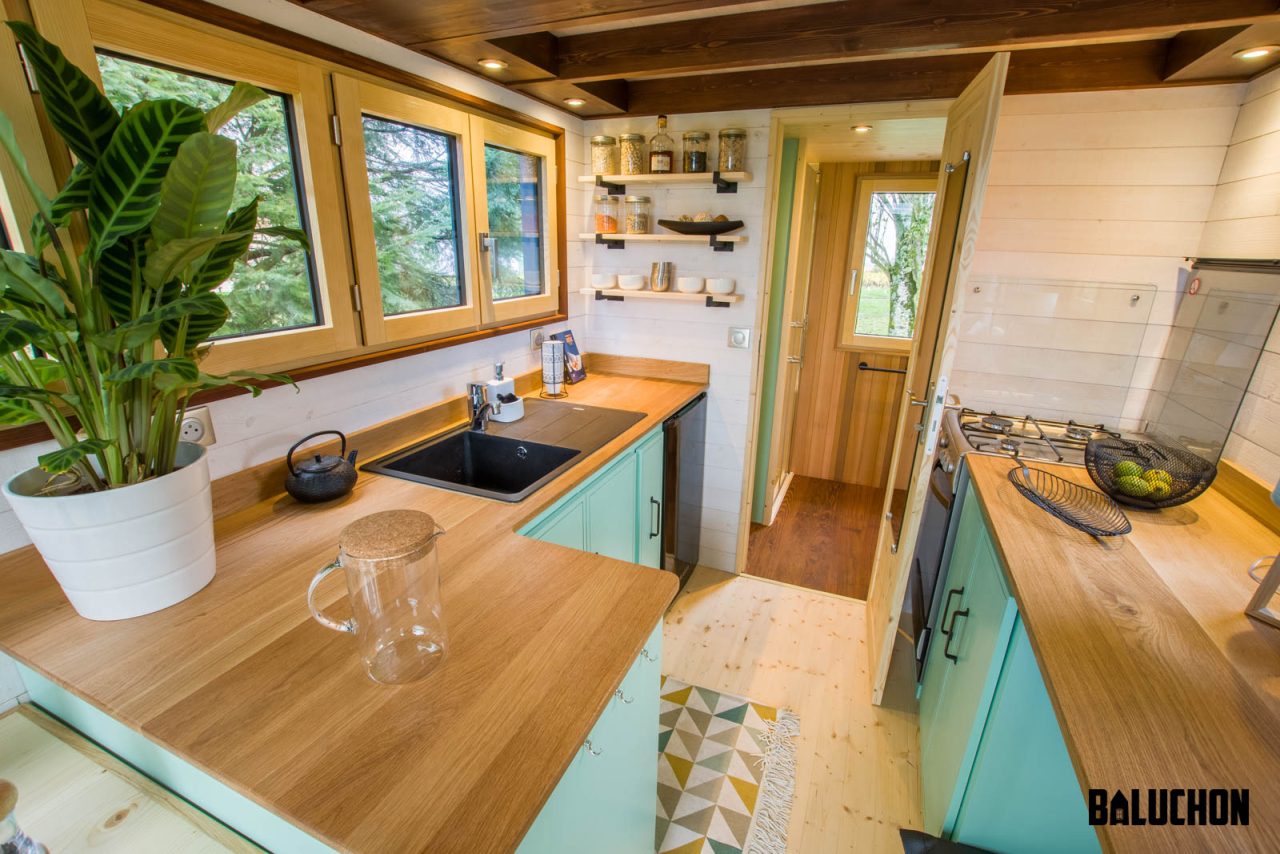 Kitchen of Le Château Ambulant tiny house -1