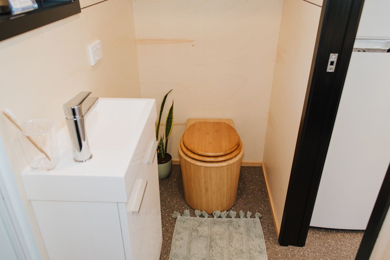 La Sombra tiny house toilet