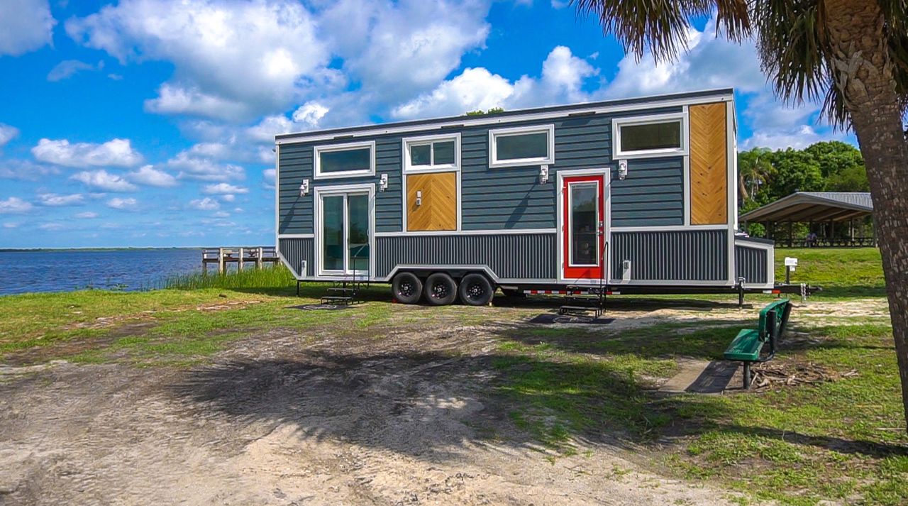 Lee tiny house on wheels_1