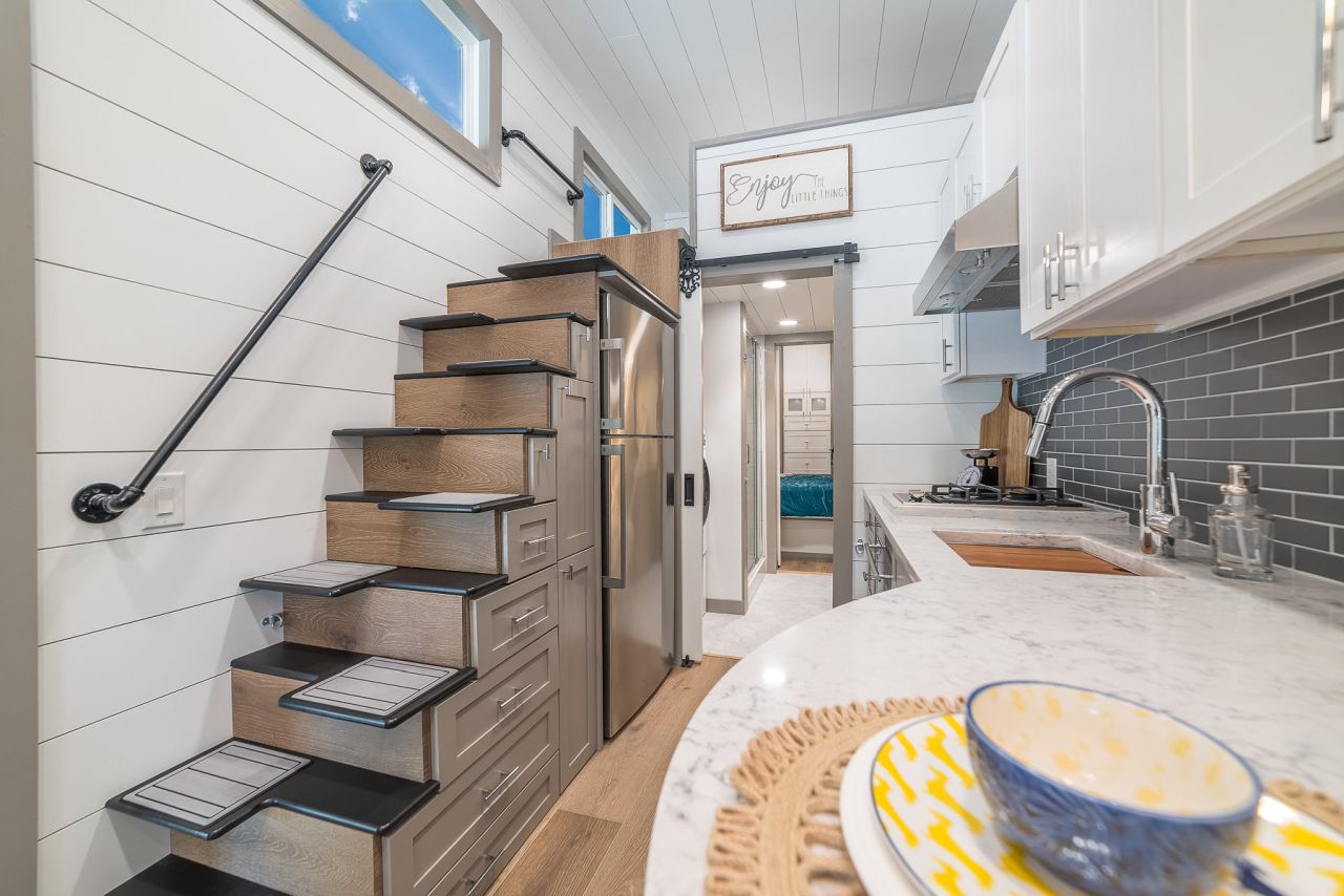 Lee tiny house on wheels interior