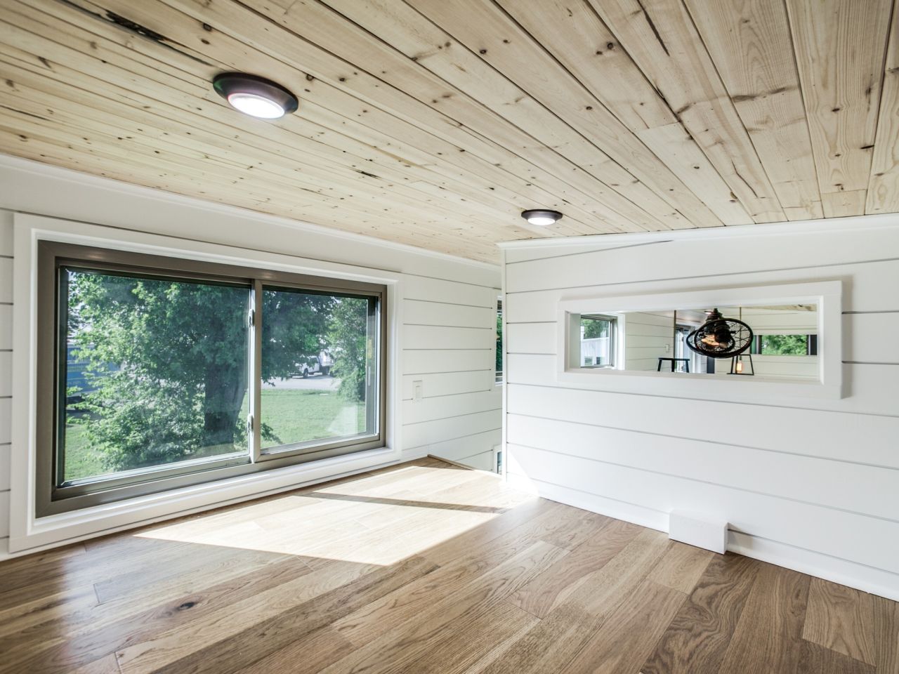 Luwan tiny house loft