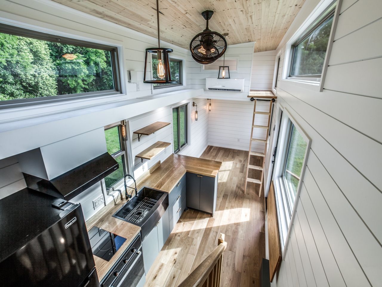 Luwan tiny house interior