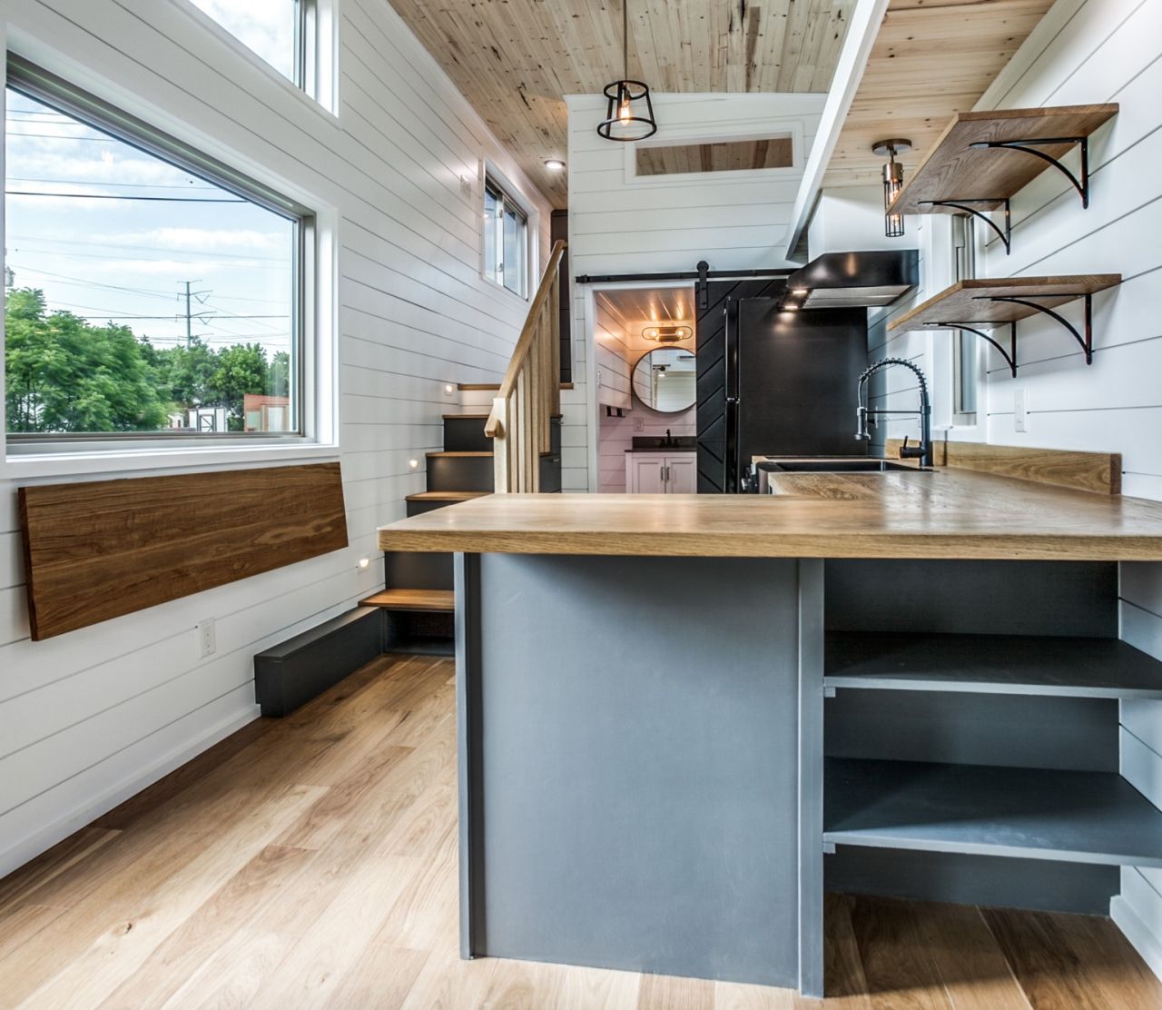 Luwan tiny house interior