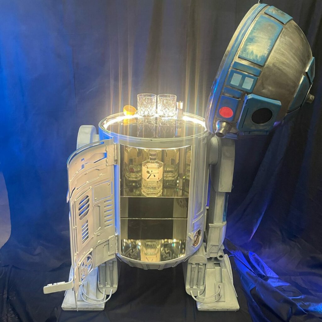 R2D2 Gin Cabinet-Open