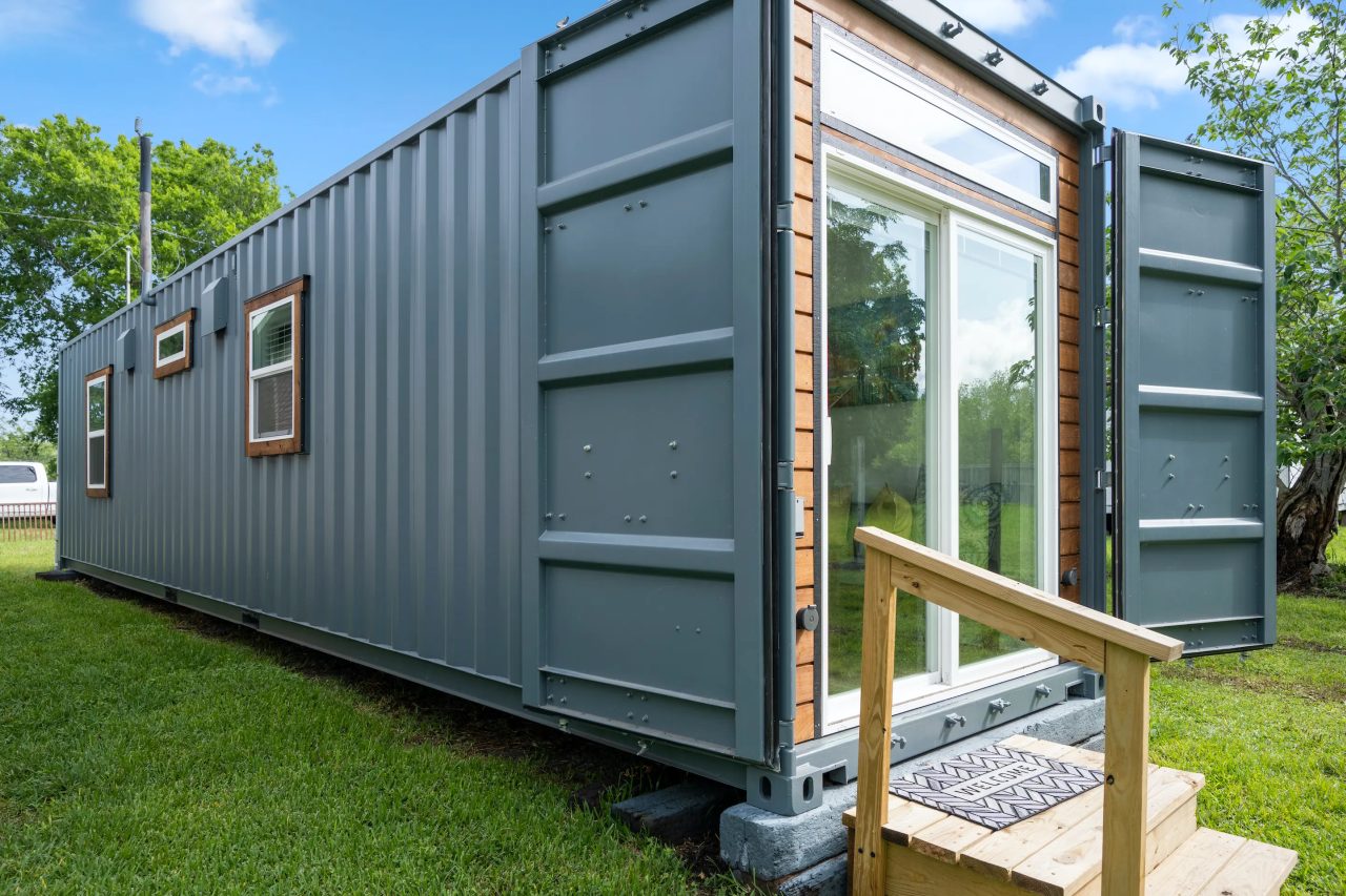 Rising Sun Tiny House - Entrance