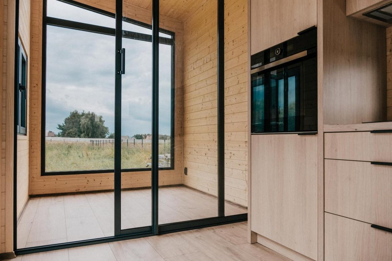 Taunus Tiny House- Glass partition