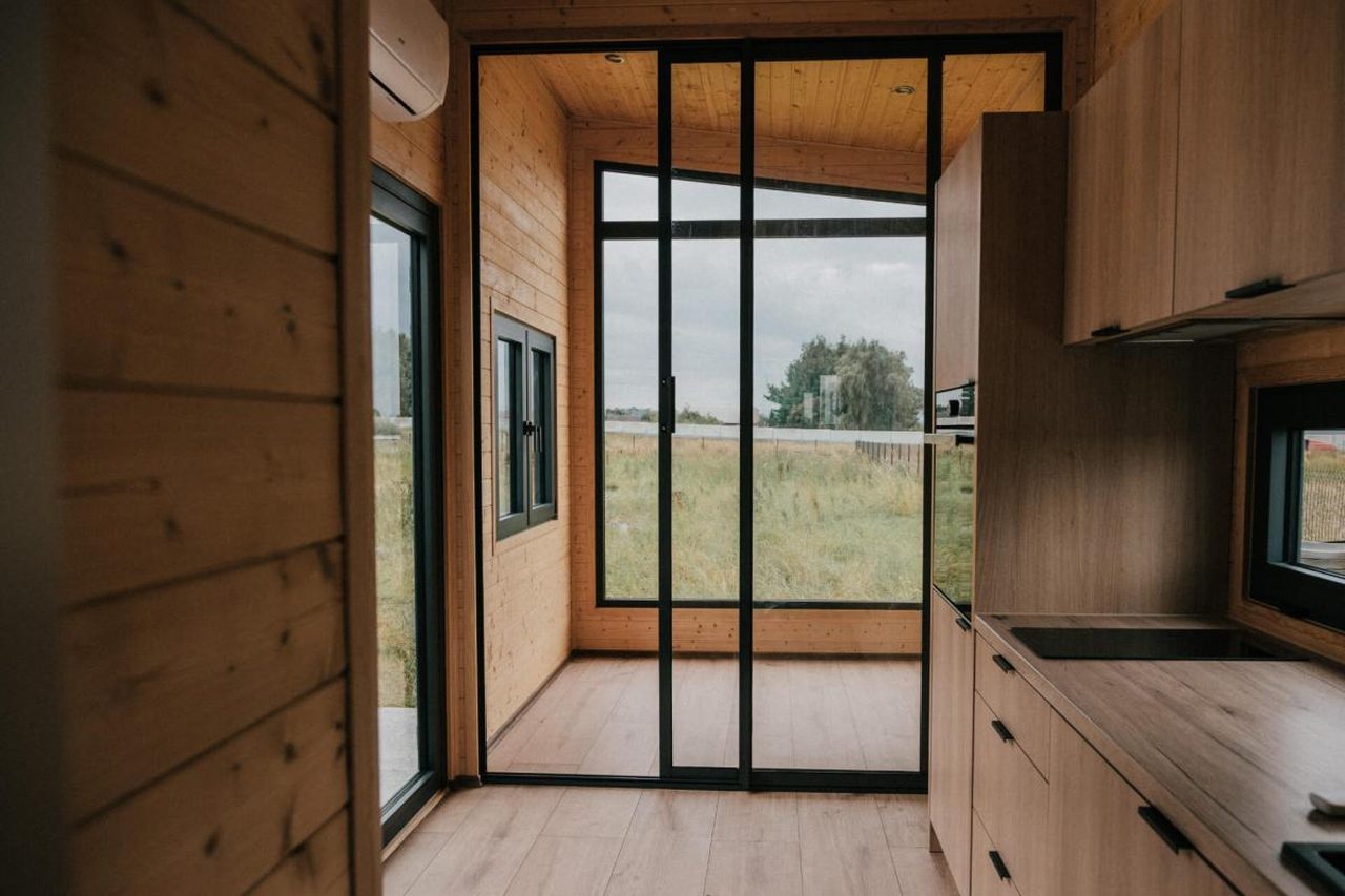 Taunus Tiny House- Glass partition