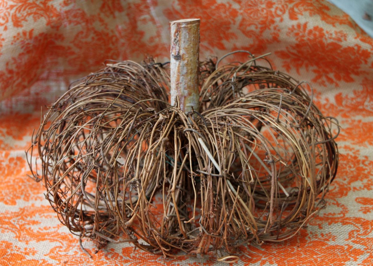 A DIY Grapevine Pumpkin