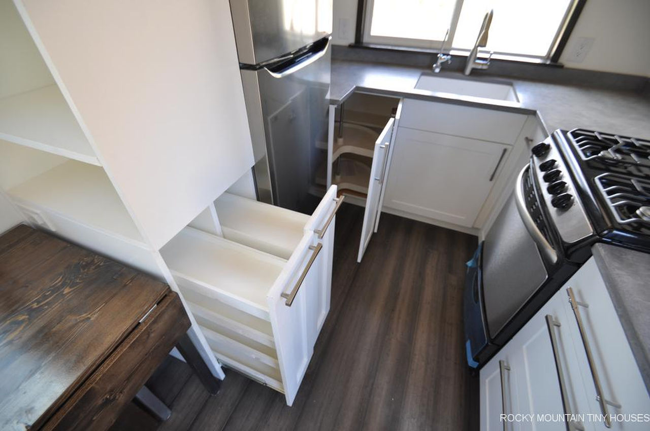 Ad Astra Tiny House-kitchen 2