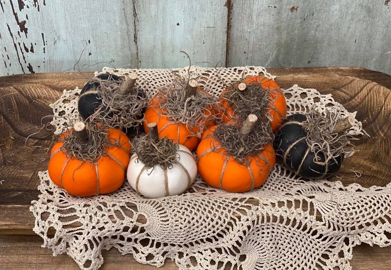 DIY Balloon Pumpkins