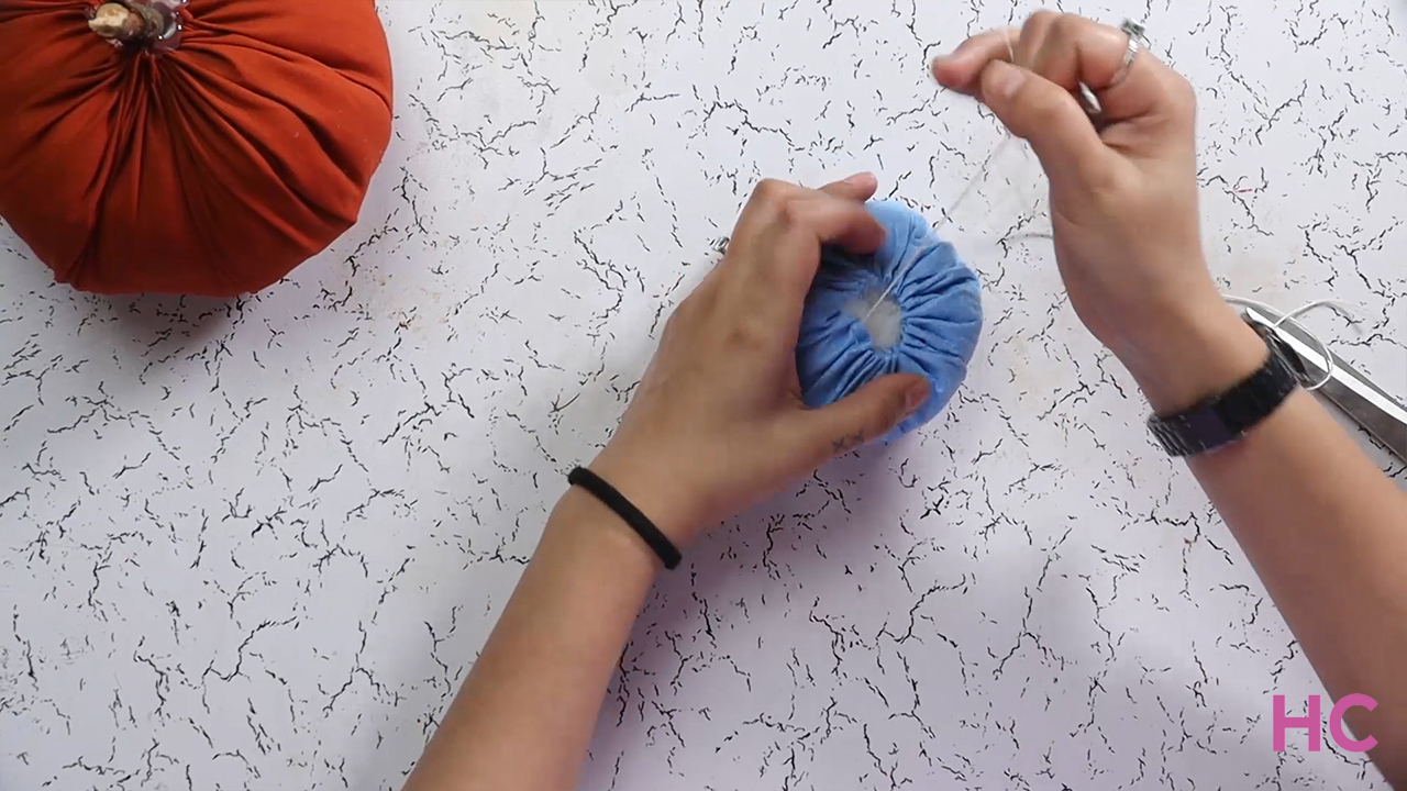 DIY Felt Pumpkin Tutorial- close it up