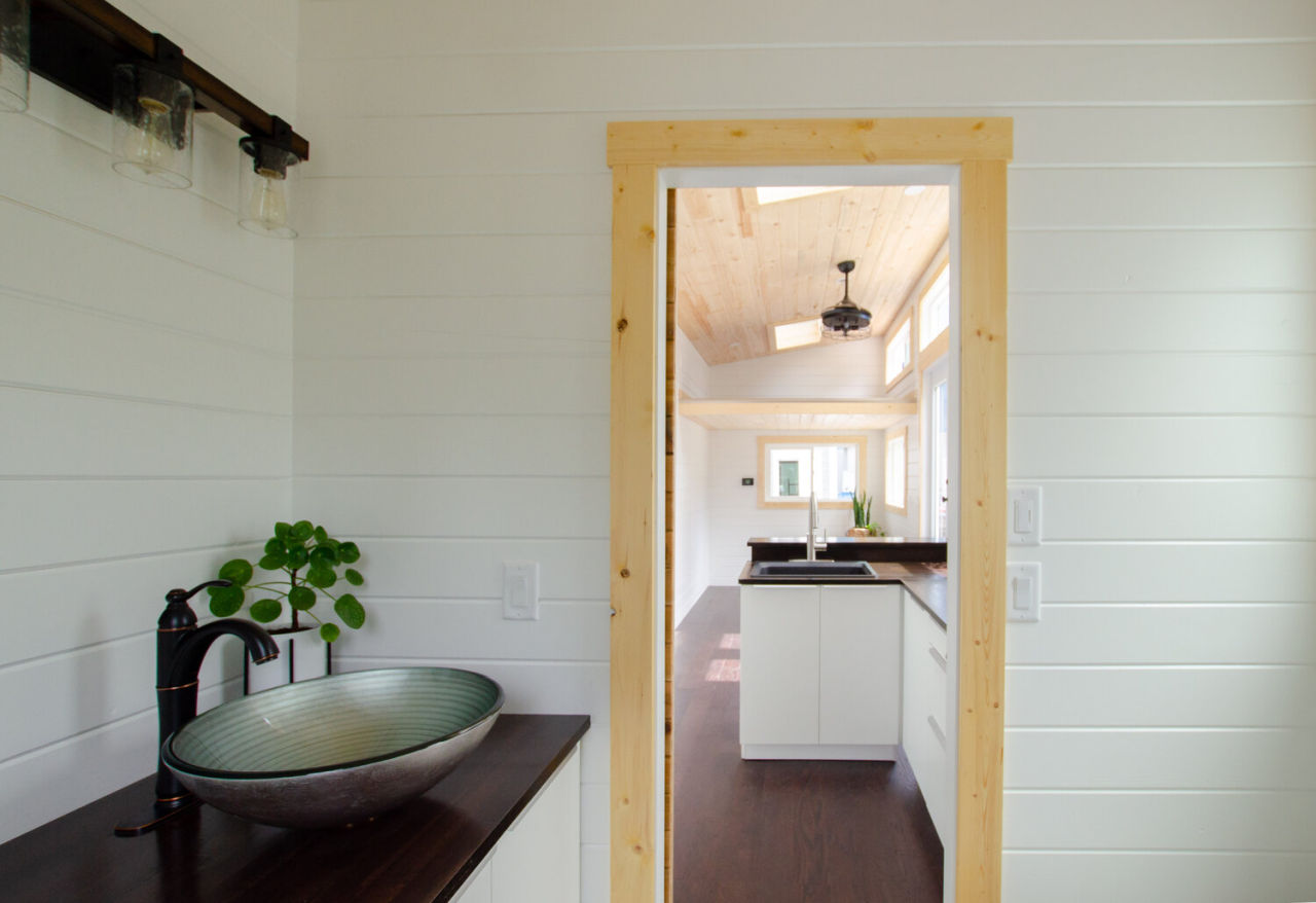 Dandelion Tiny House-bathroom