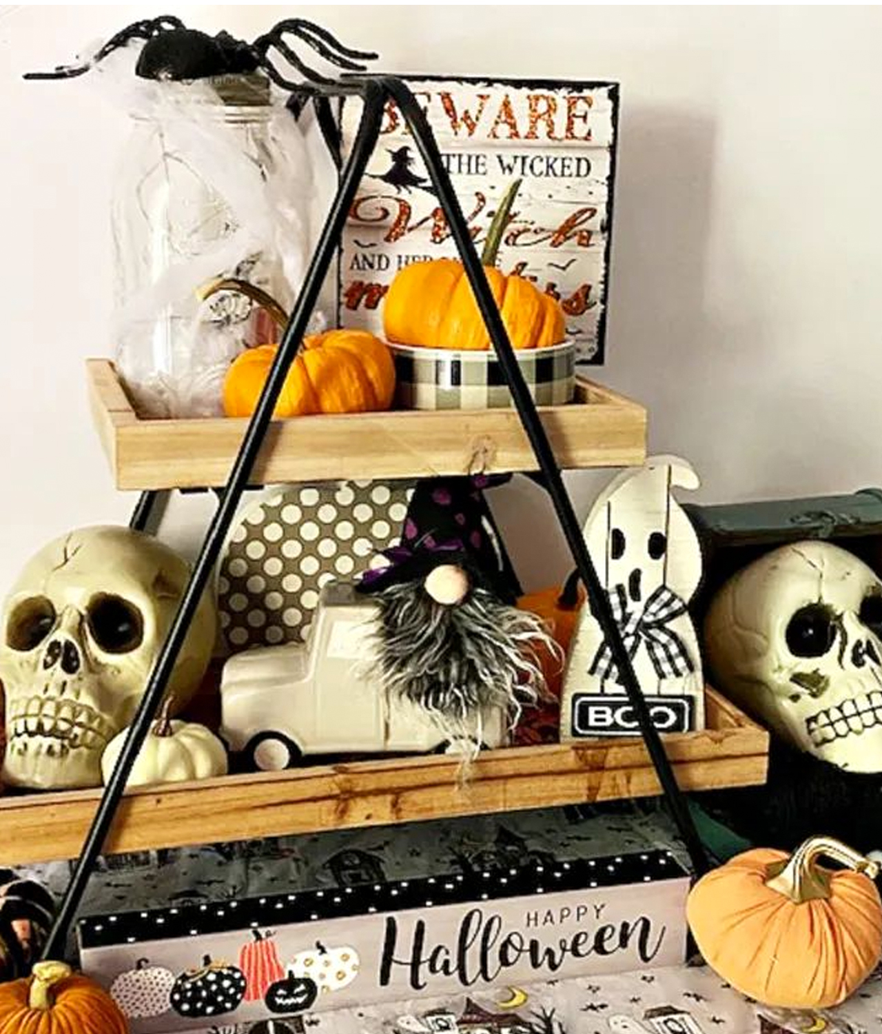 Double-tiered-tray-in-black,-white-and-orange-theme-new-r