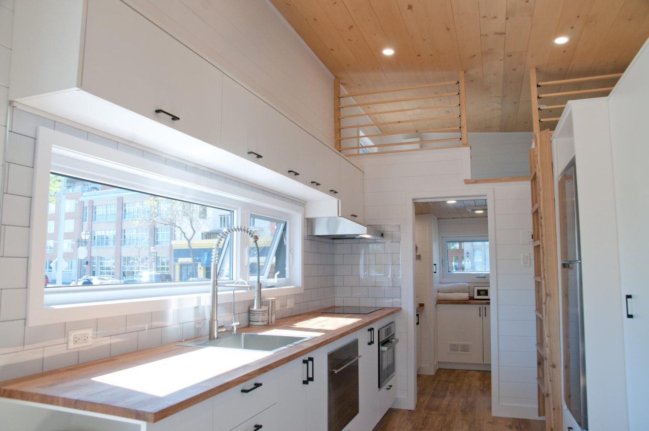 Ébène Tiny House - Kitchen 1