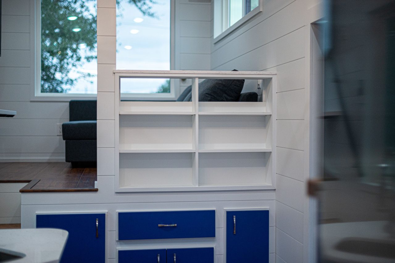 Finale Tiny House - Raised living room