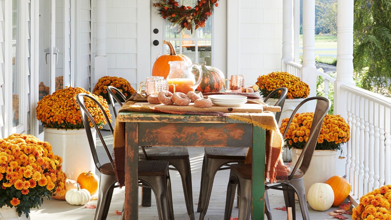 Front Porch Fall Decoration Ideas - Dining area