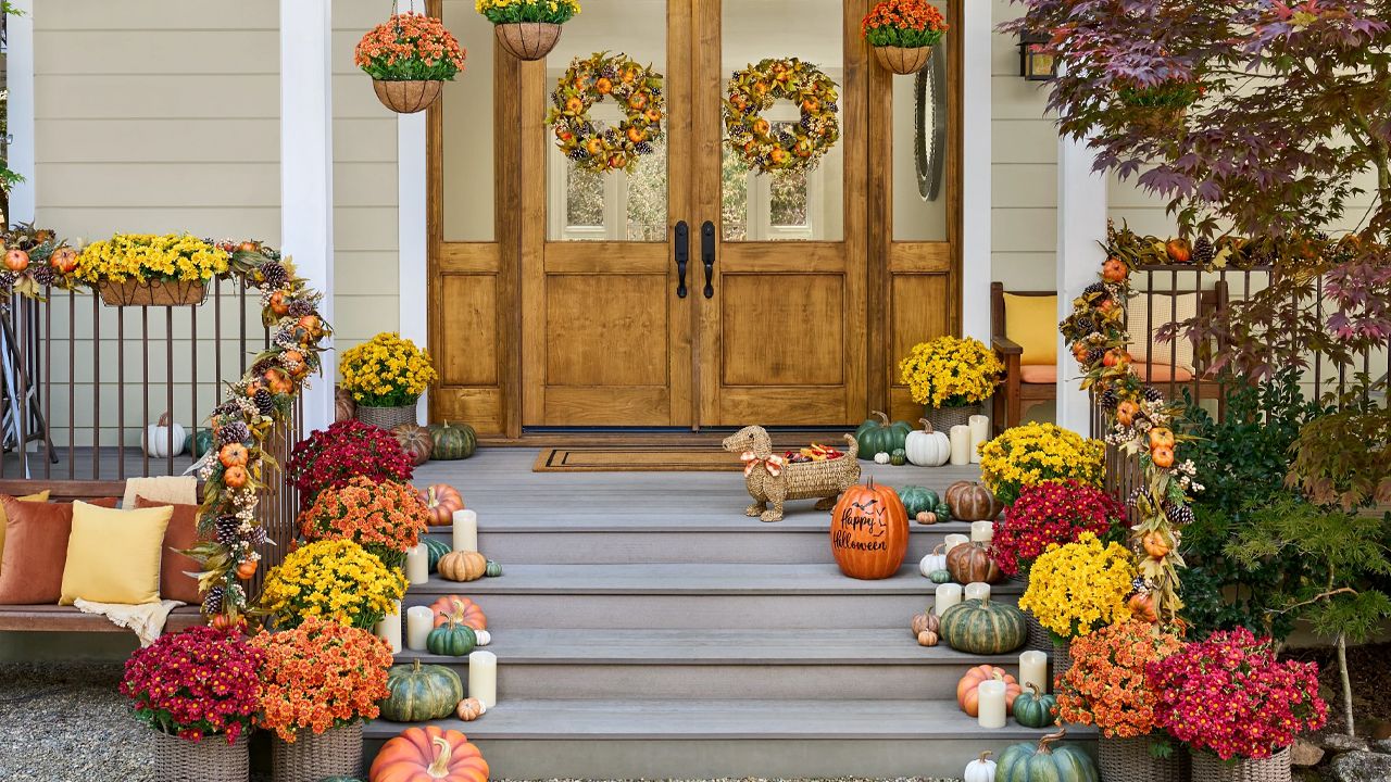 Front Porch Fall Decoration Ideas - chrysanthemum haven