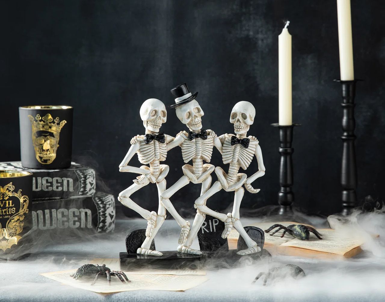Halloween Polyresin Dancing Skeleton Table Décor