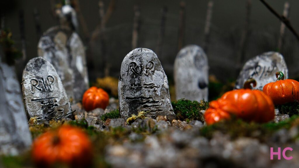 Halloween miniature graveyard tombstones - DIY clay crafts