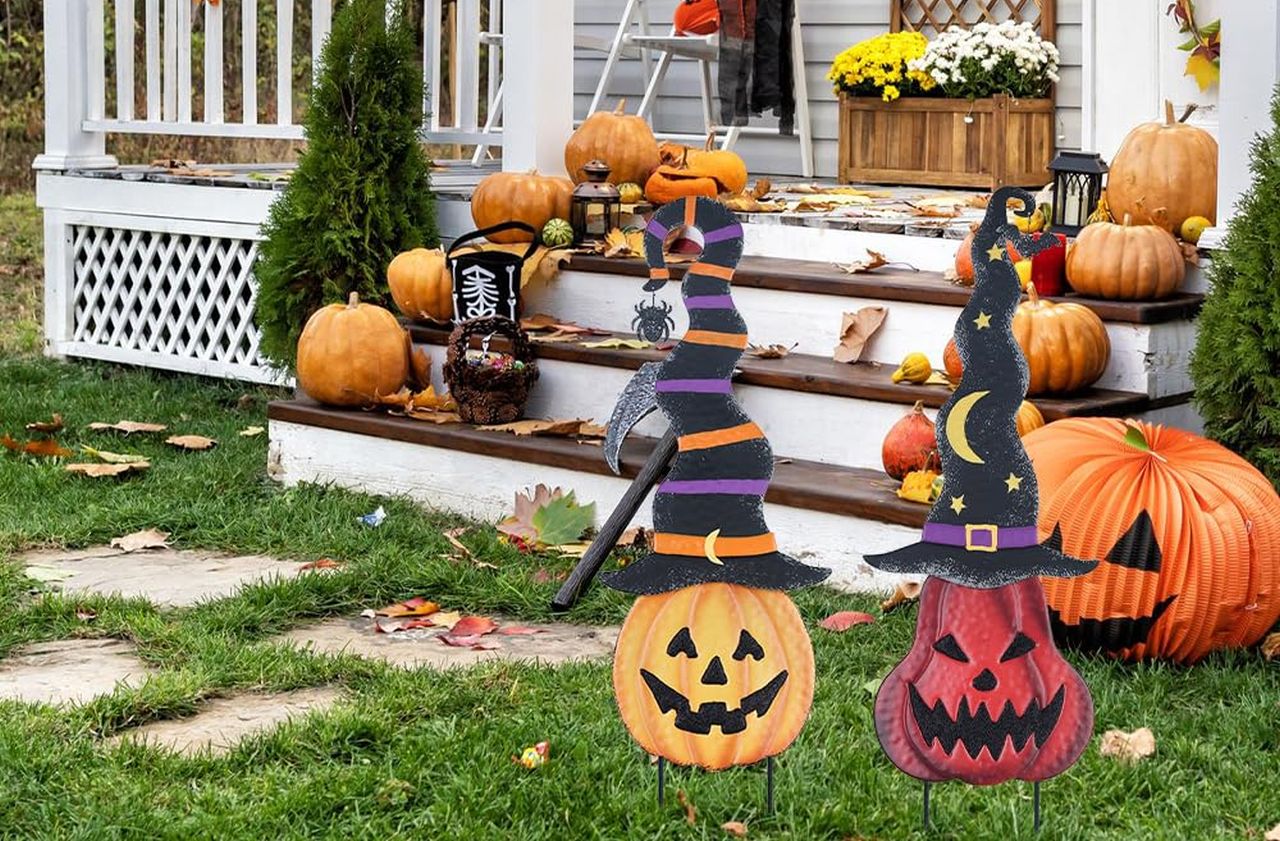 Pack of 2 Metal Pumpkin Garden Stakes 