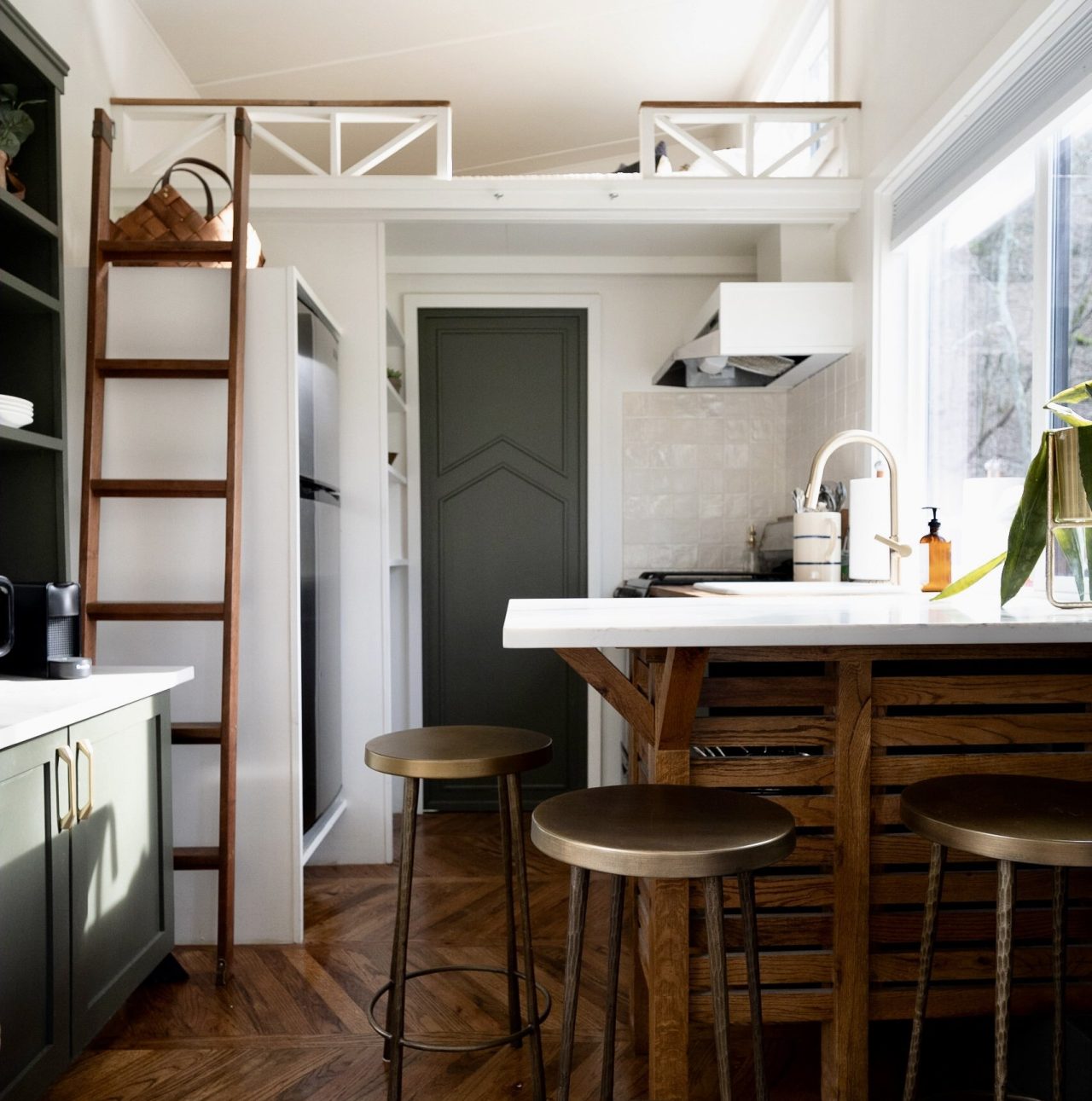 Retreat Tiny House - Breakfast table