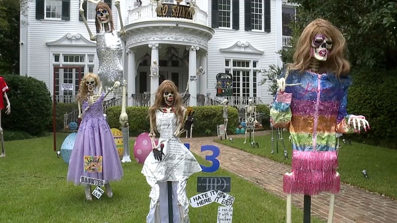 Taylor Swift-Themed Giant Skeletons Yard Decoration
