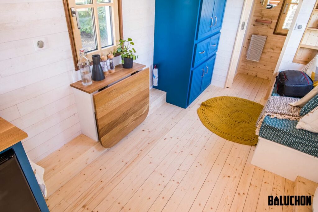 Solaris tiny house by Baluchon