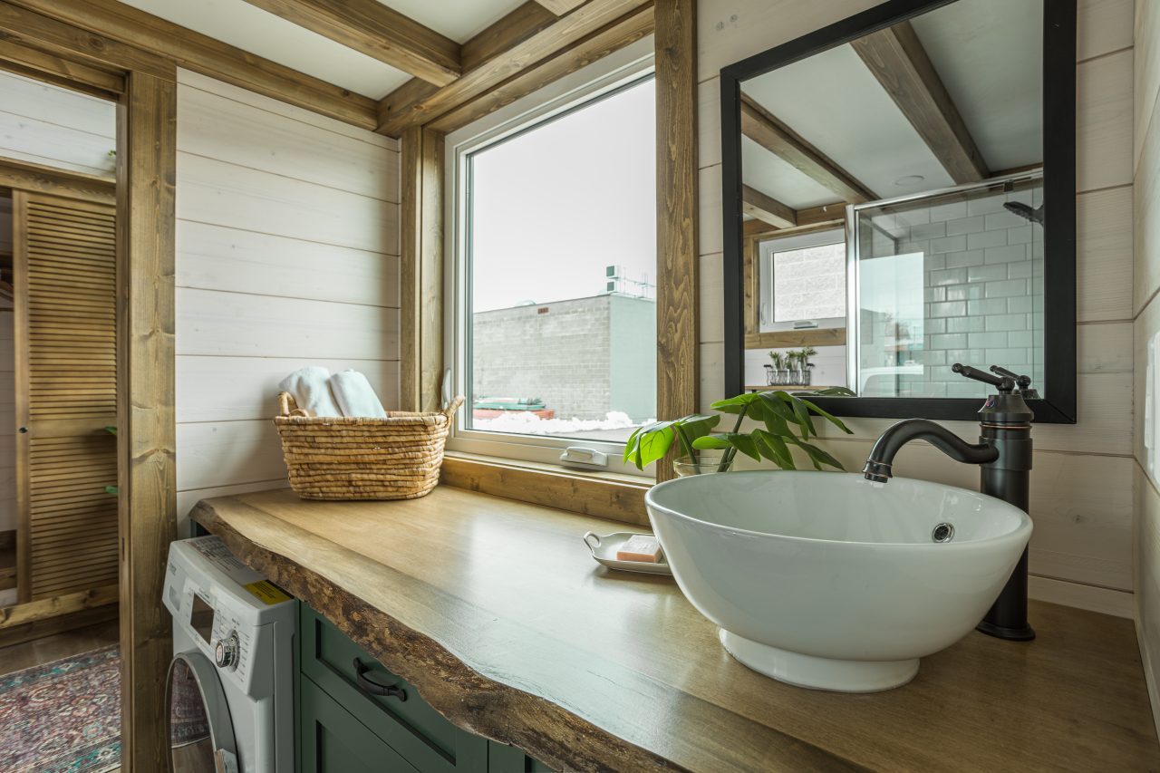 Tyhee Tiny House- bathroom 4