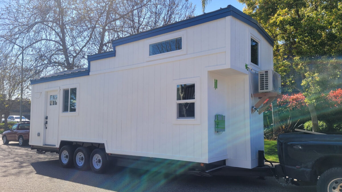 Coarsegold Tiny House in California Boasts a Spacious Interior