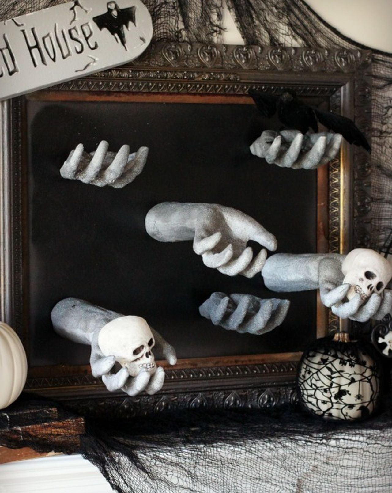 DIY Creepy Halloween Hand Picture Frame