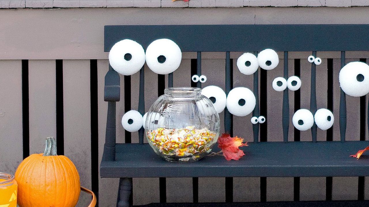 DIY Outdoor Halloween Decorations - Creepy Googly Eyes