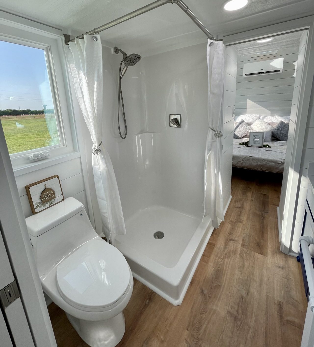 Emerissa Tiny House - bathroom 1