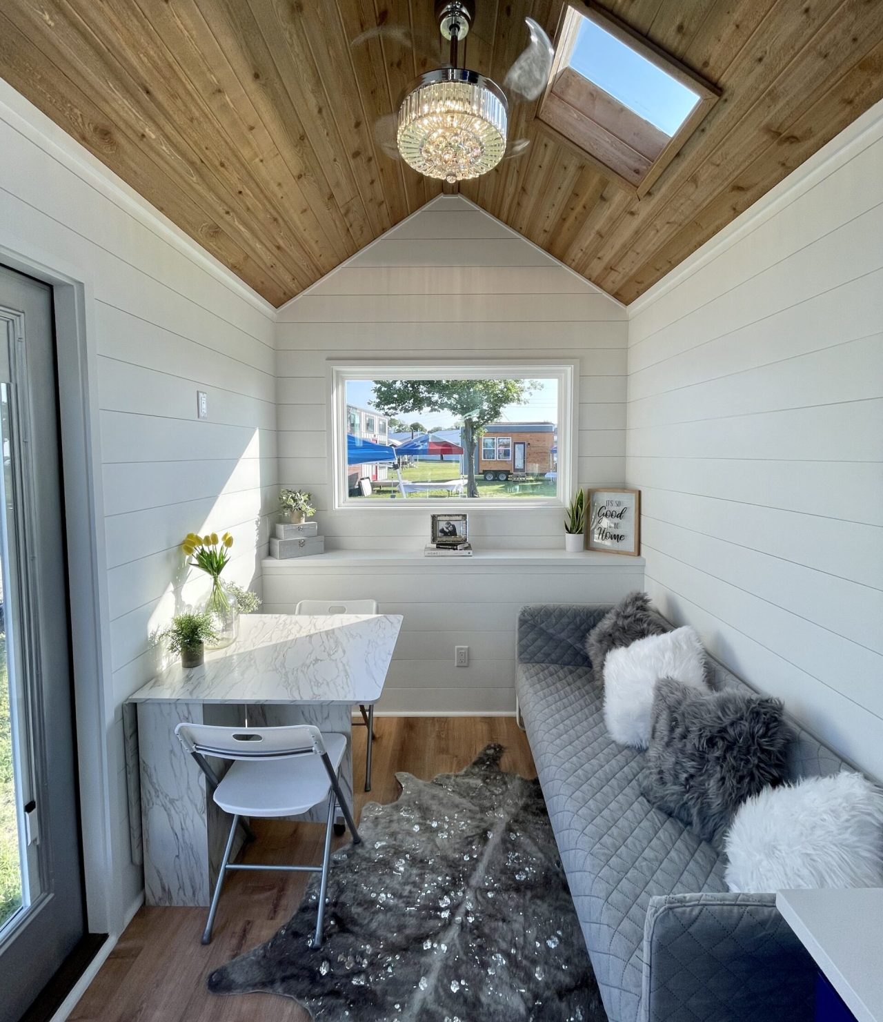 Emerissa Tiny House - living room