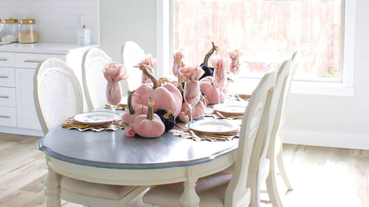 Halloween table Decoration Ideas - make it pink 