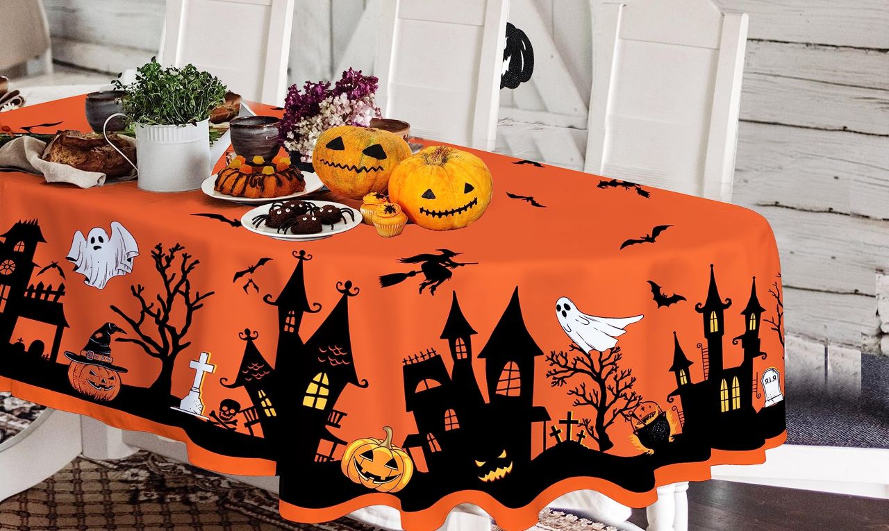 Halloween table Decoration Ideas - spooky tablecloth