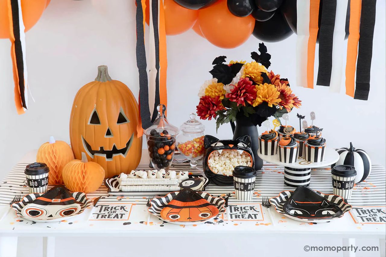 Halloween table decoration ideas - Vintage-inspired halloween table decoration
