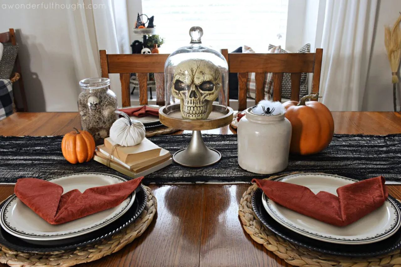 Halloween table decoration - skulls and bones