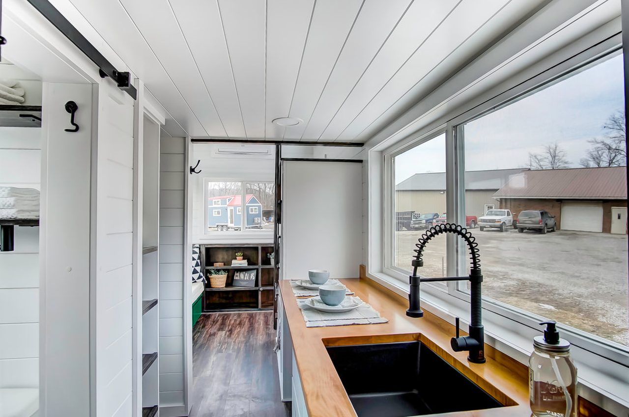 Kinnakeet Tiny House-kitchen 1