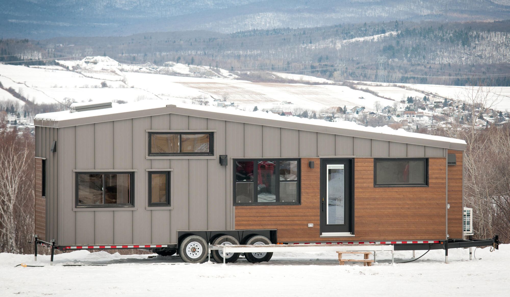 Noyer tiny house by Minimaliste in Canada