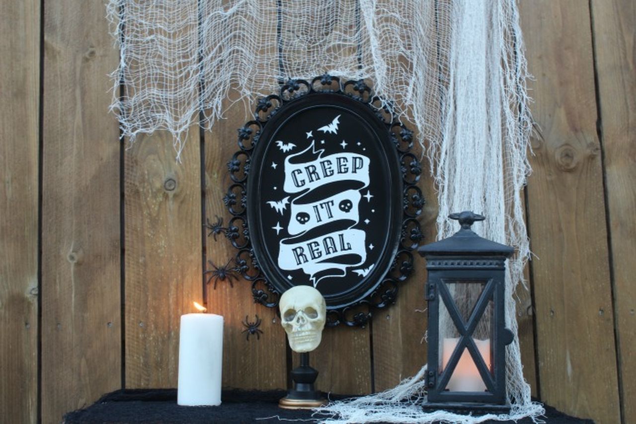 Painted Mirror into Creepy Fun Halloween DIY Decor