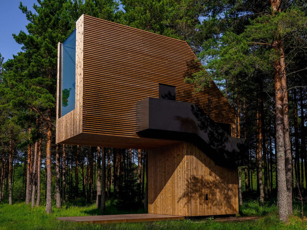 Piil Treehouse by Arsenit is a monolithic structure