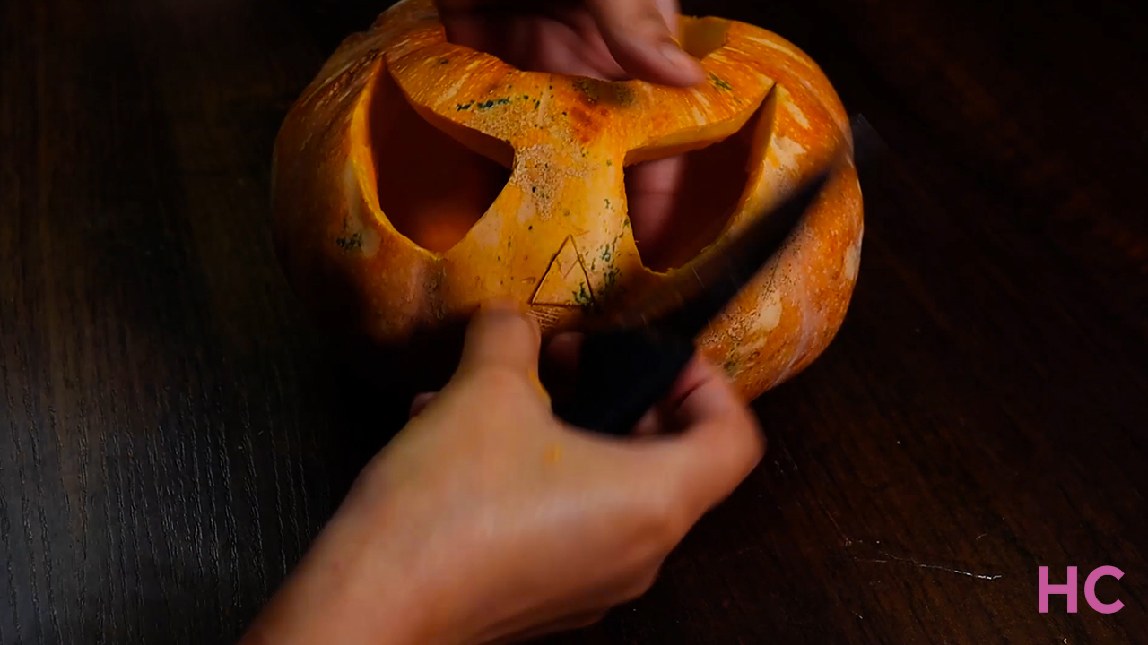 Pumpkin Carving - make nose