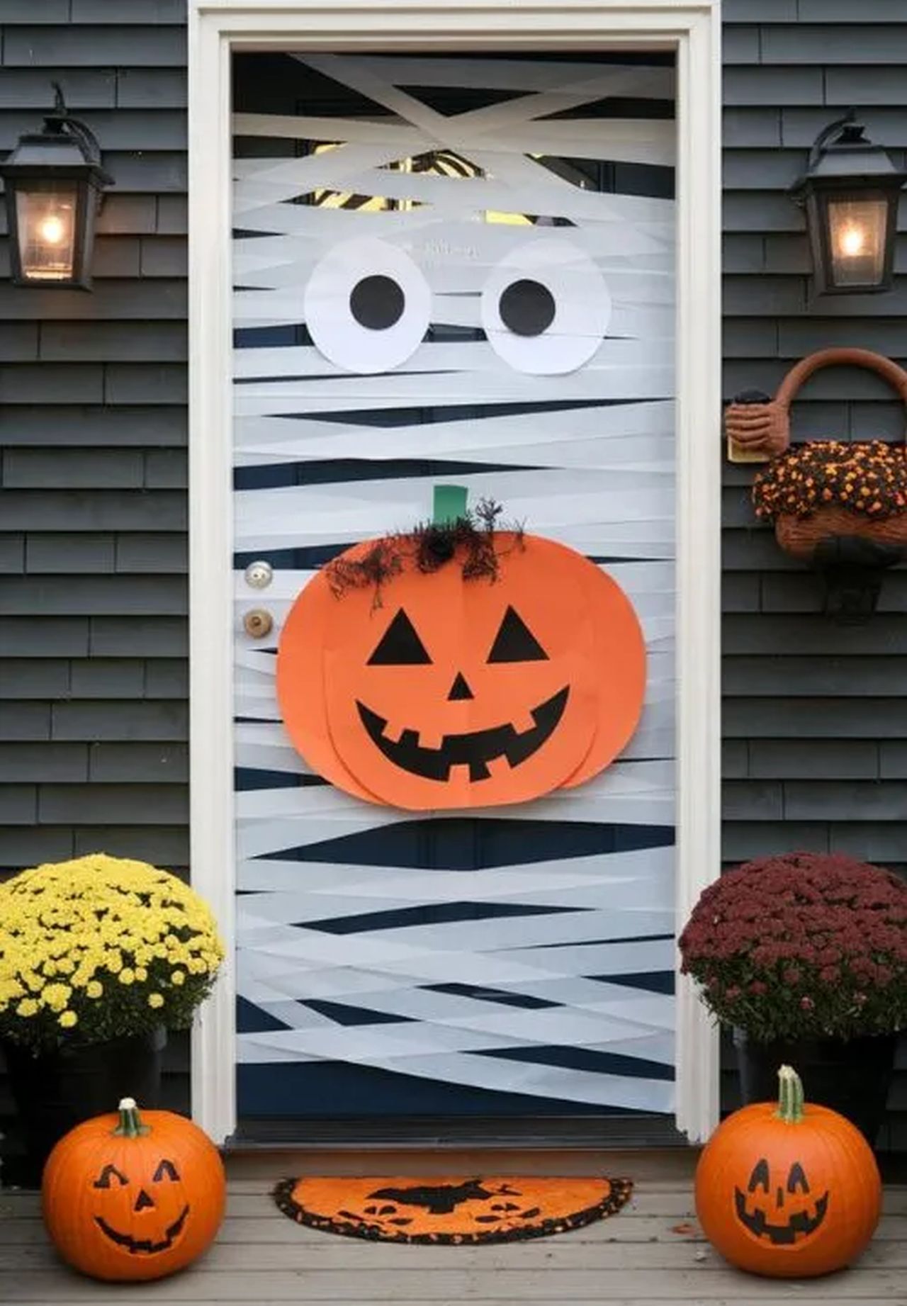 Tiny House Halloween Decoration Ideas - Mummy Door