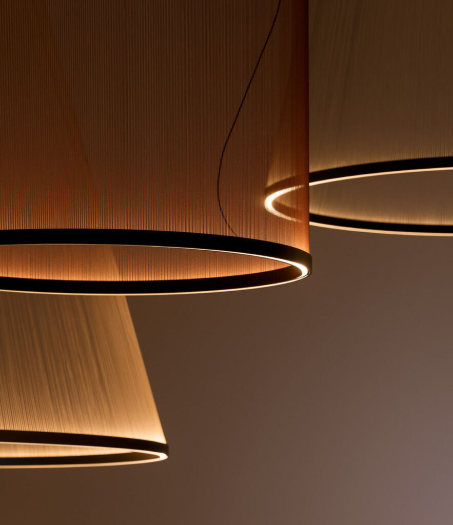 Array Pendant Light Creates Grasping Light and Shadow Affair