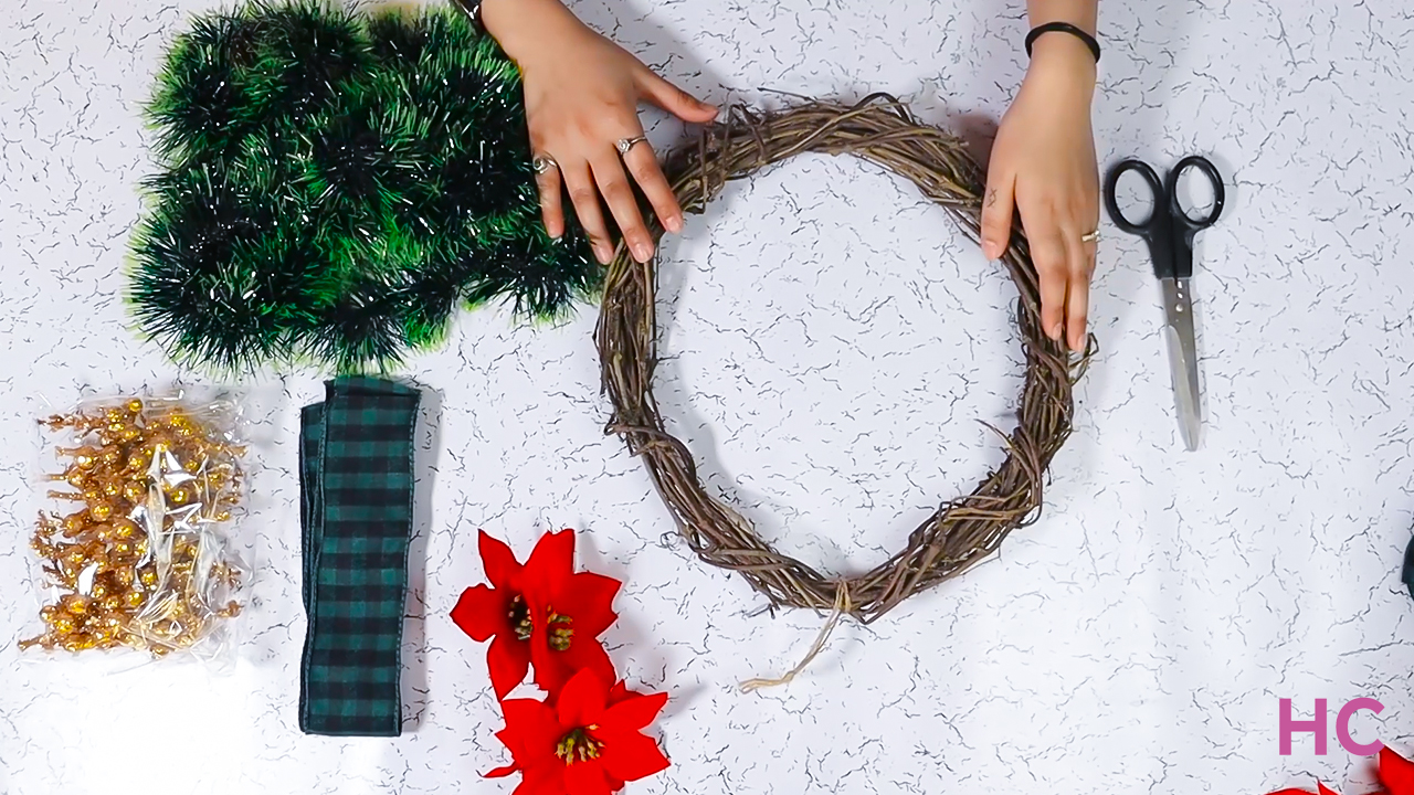 Christmas Poinsettia Wreath Tutorial - Material