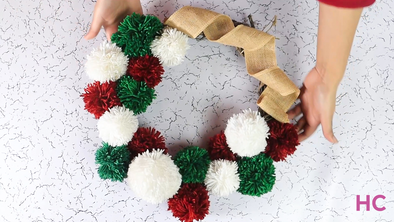 DIY Pom Pom Christmas Wreath