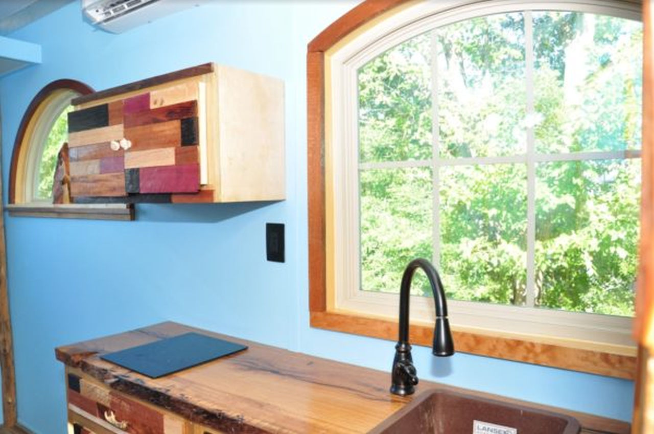 Pararie Dog Tiny House displays large window