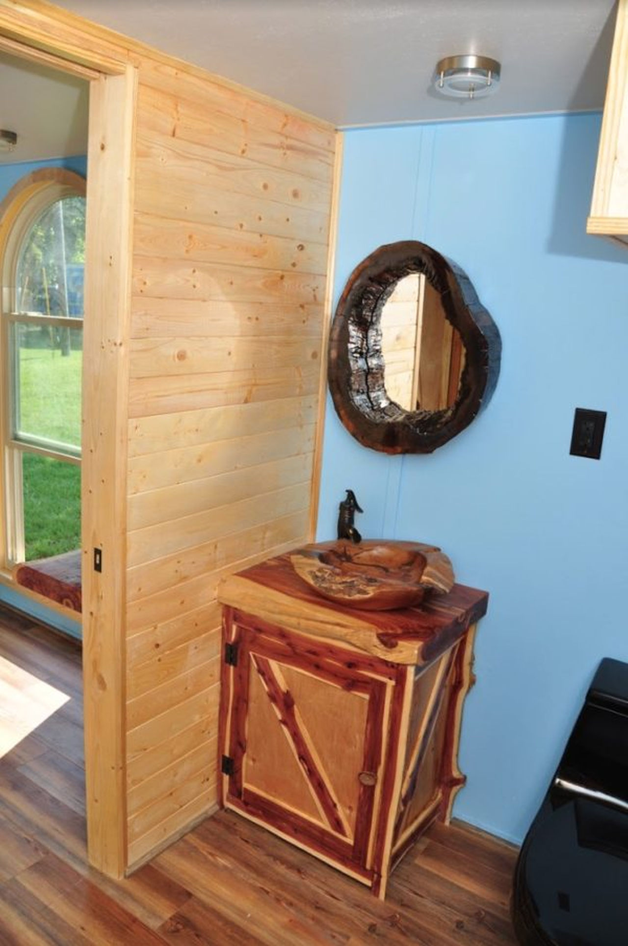 Pararie Dog Tiny House has a ompact bathroom