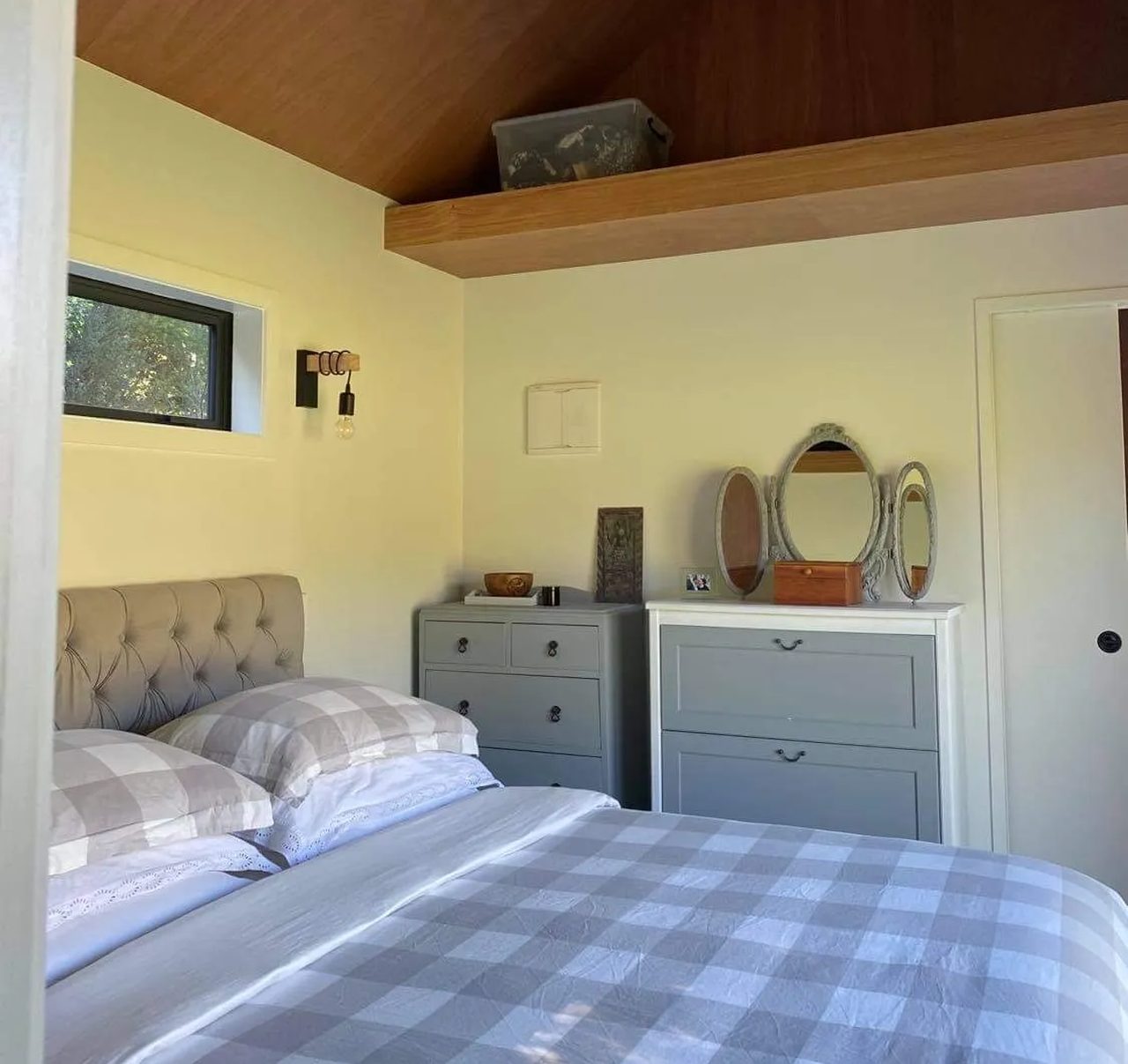 Sanctuary Tiny House - bedroom